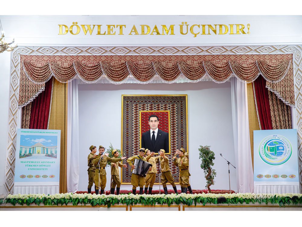 Türkmen döwlet uniwersitetinde baýramçylyk dabarasy geçirildi
