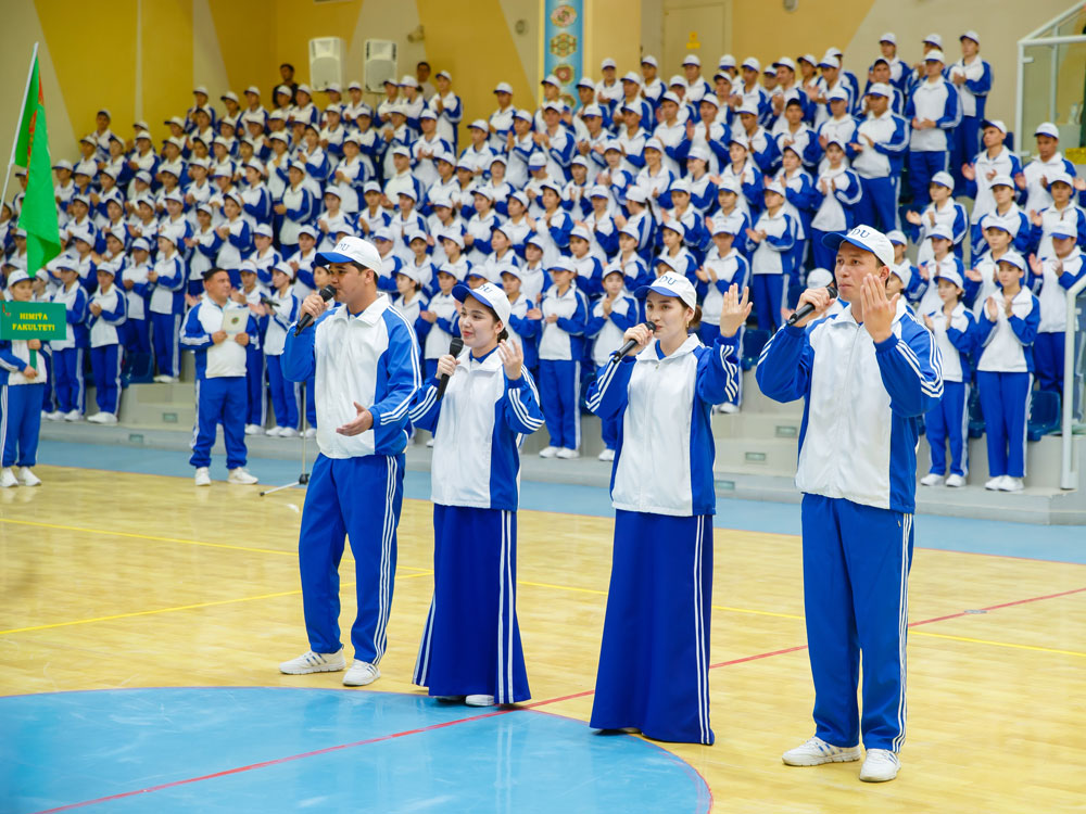 Sport ýaryşlarynda ýeňiji bolan türgenler sylaglanyldy