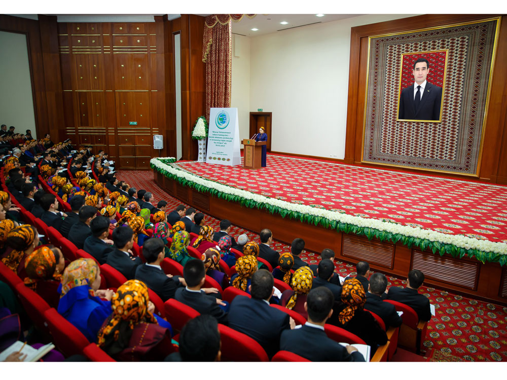 Magtymguly adyndaky Türkmen döwlet uniwersitetinde maslahat geçirildi