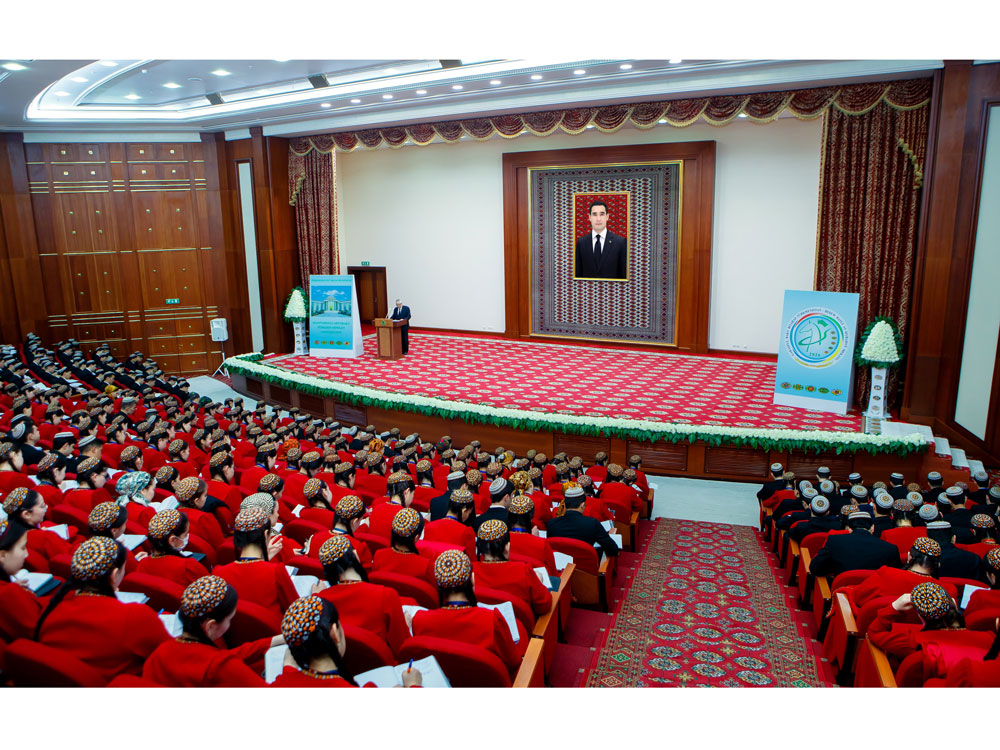 «Garaşsyz, baky Bitarap Türkmenistan — bedew batly at-myradyň mekany» ýyly mynasybetli ilkinji okuw sapagy geçirildi